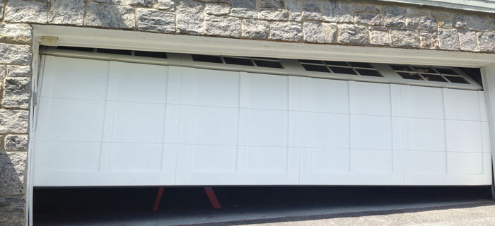 garage door repairman Redondo Beach